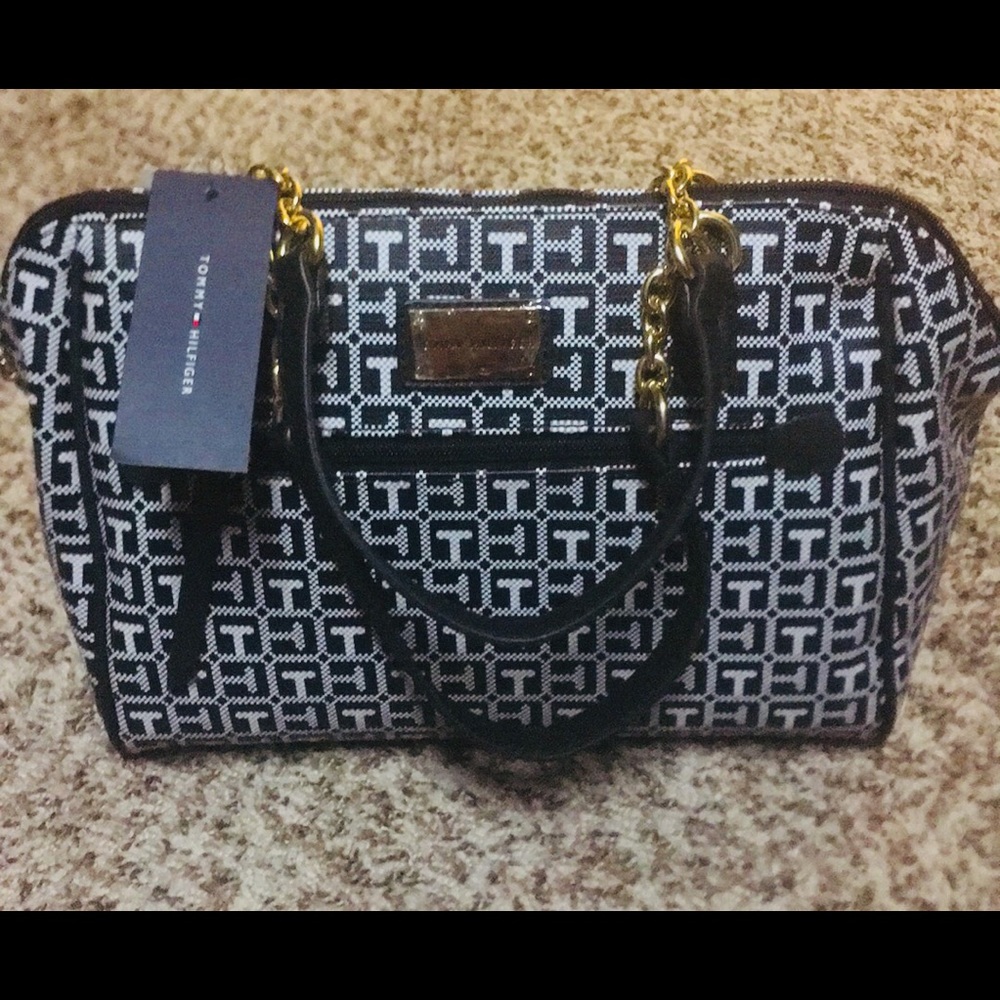 🎈CLEARANCE🎈TOMMY HILFIGER MONOGRAM SATCHEL